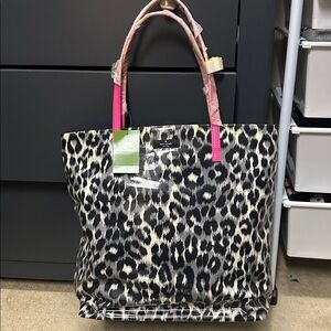 Kate Spade New York Daycation Bon Shopper Tote – Leopard Print with Pink Handles